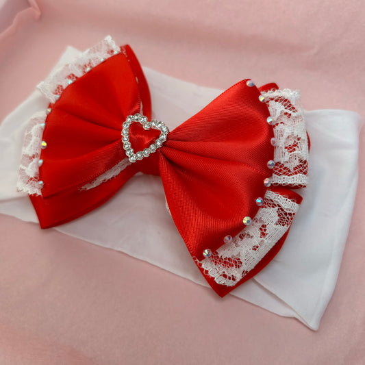 Queen of hearts bow